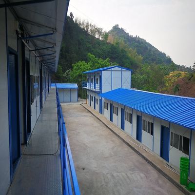Des bureaux modernes 4 chambres de luxe Kt maisons préfabriquées avec fenêtre coulissante en PVC