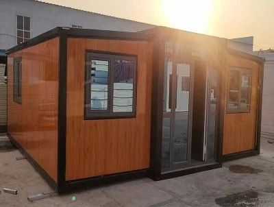 Maison de conteneurs à porte en acier mobile pour la préfabrication sur mesure
