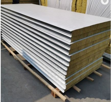 Panneaux sandwich en aluminium pour une villa en Pologne