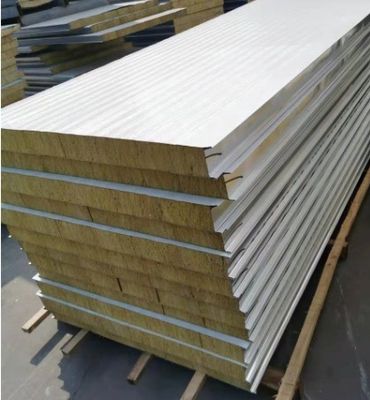 Panneaux sandwich en aluminium pour une villa en Pologne