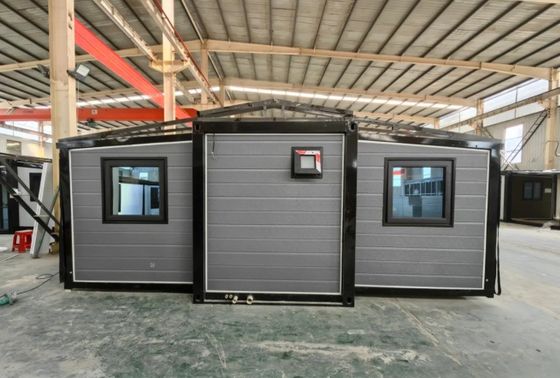 Maison de conteneurs élargie pour une famille d'accueil moderne simple Hôtel chambre de jardin