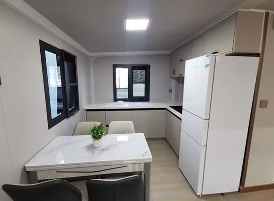 Panneau sandwich de porte en acier maison de conteneur modulaire cadre de structure en acier léger pliable