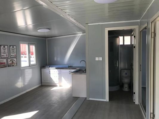 Maison de conteneurs préfabriquée moderne multifonctionnelle avec 2 chambres à coucher extensibles
